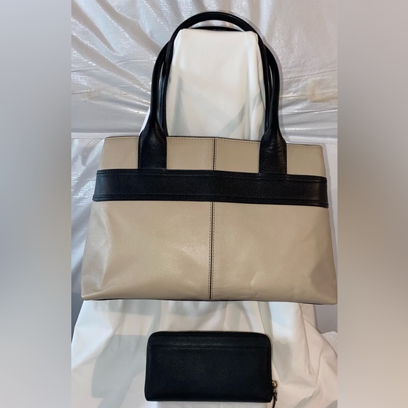 Authentic Kate Spade Handbag, Wallet and Dust Bag - Picture 5 of 13